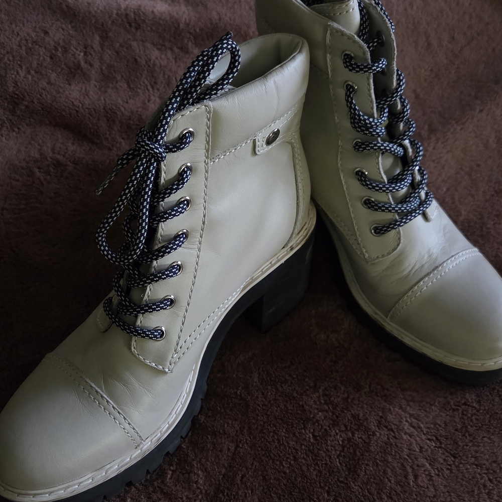 Women's Cream Lace-Up Chunky Heel Ankle Boots